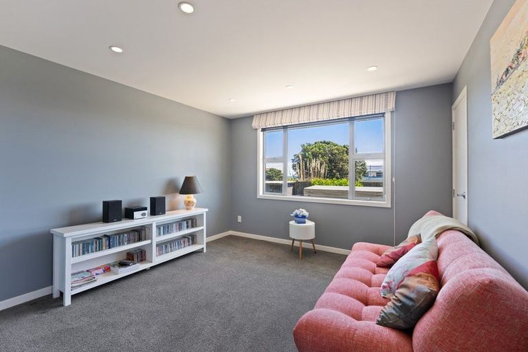 Photo of property in 17 Moana Street, Otaki Beach, Otaki, 5512