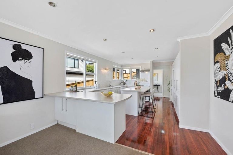 Photo of property in 1/52 Beulah Avenue, Rothesay Bay, Auckland, 0630