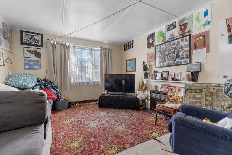 Photo of property in 9 Goldsmith Crescent, Levin, 5510