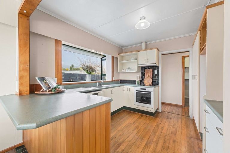 Photo of property in 36 Wairau Road, Oakura, 4314