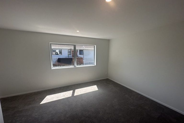 Photo of property in 744b East Coast Road, Pinehill, Auckland, 0630