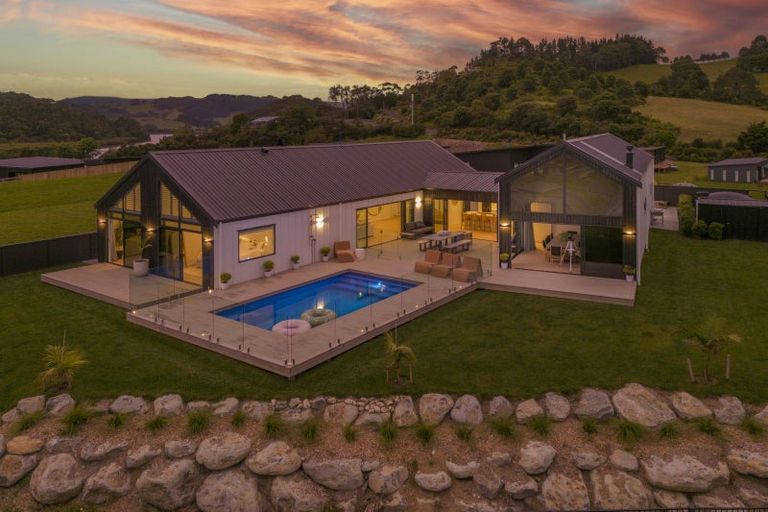 Photo of property in 5 Joyce Harsant Place, Cooks Beach, 3591