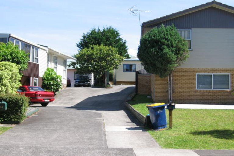 Photo of property in 1/60 Cockayne Crescent, Sunnynook, Auckland, 0620