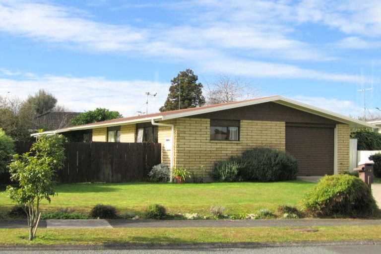 Photo of property in 13 Seamer Place, St Andrews, Hamilton, 3200