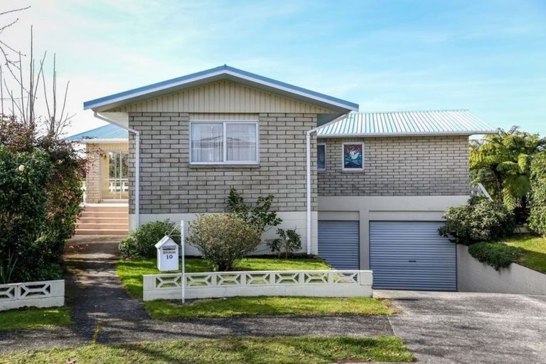 Photo of property in 10 Te Mara Place, Merrilands, New Plymouth, 4312