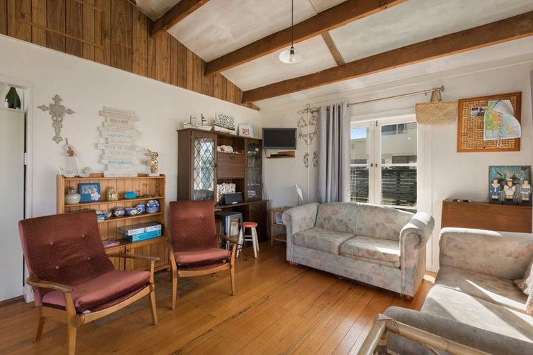 Photo of property in 283 Seaforth Road, Waihi Beach, 3611