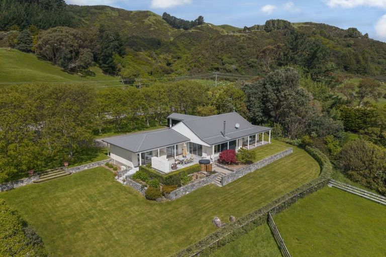 Photo of property in 86 Emerald Glen Road, Paekakariki, 5032
