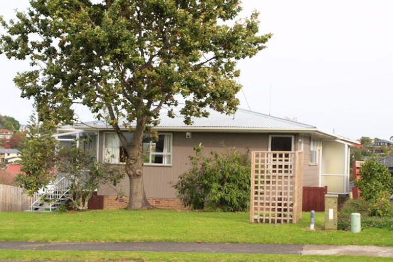 Photo of property in 29 Advene Road, Cockle Bay, Auckland, 2014