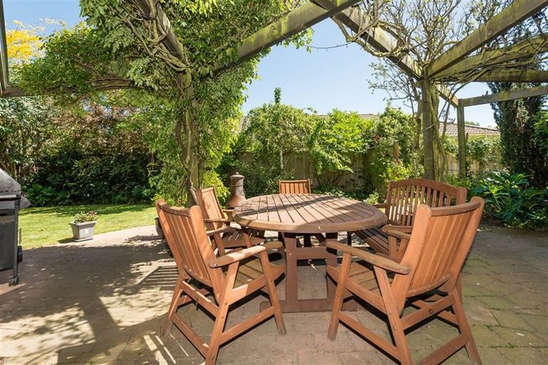 Photo of property in 8 Appleton Place, Woodend, 7610