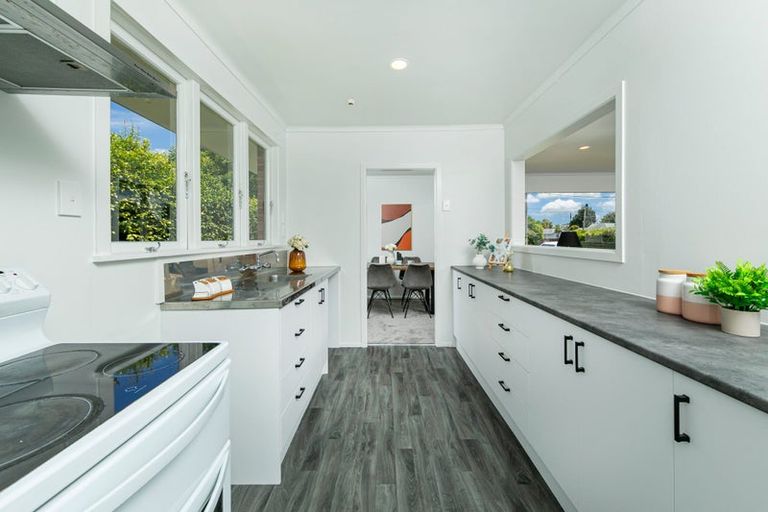 Photo of property in 8 Abel Tasman Avenue, Henderson, Auckland, 0610