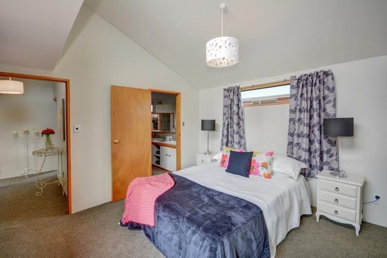 Photo of property in 54 Kinmont Crescent, Kinmont Park, Mosgiel, 9024