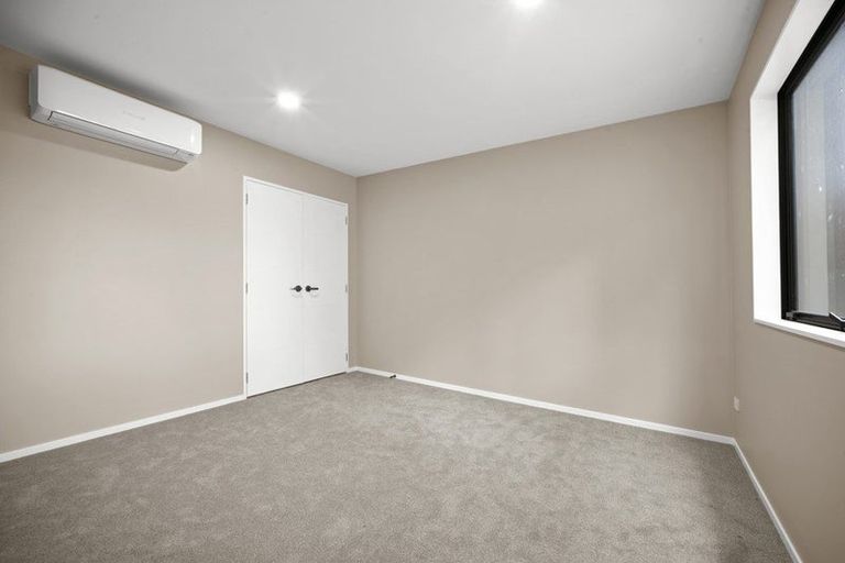 Photo of property in 25d Lavery Place, Sunnynook, Auckland, 0632