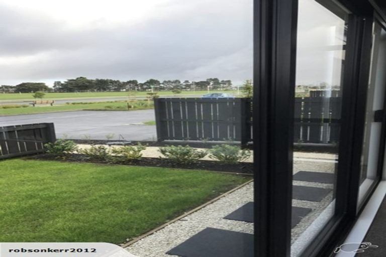 Photo of property in 15 Lieutenant Lane, Papakura, 2110