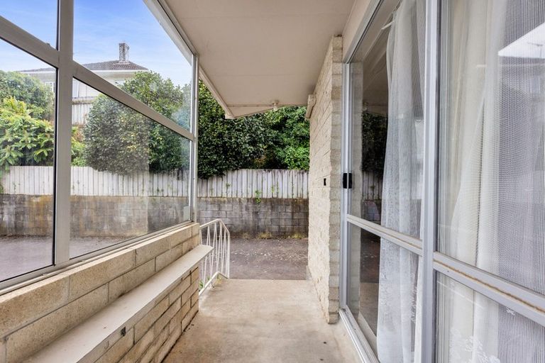 Photo of property in 15b Parsons Street, Vogeltown, New Plymouth, 4310
