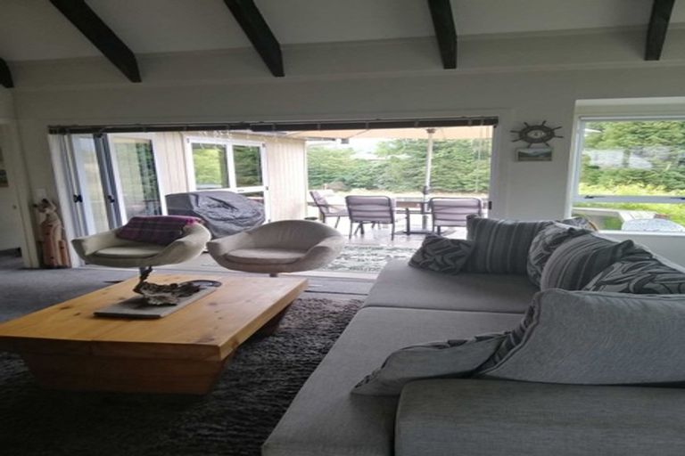 Photo of property in 68 Kinloch Road, Kinloch, Taupo, 3377