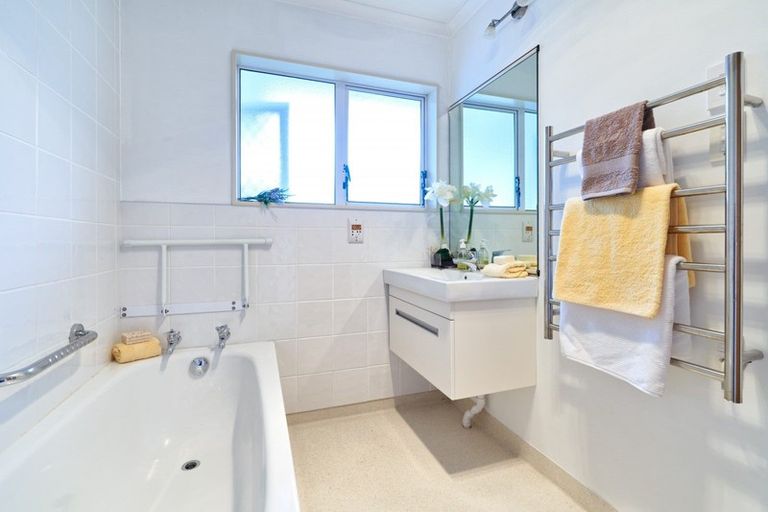 Photo of property in 477 Marine Parade, Napier South, Napier, 4110