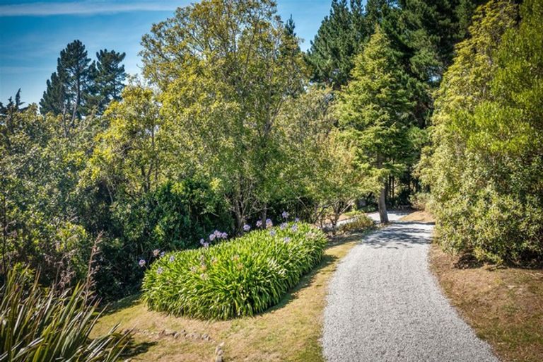 Photo of property in 1 Broadleaf Lane, Heathcote Valley, Christchurch, 8081