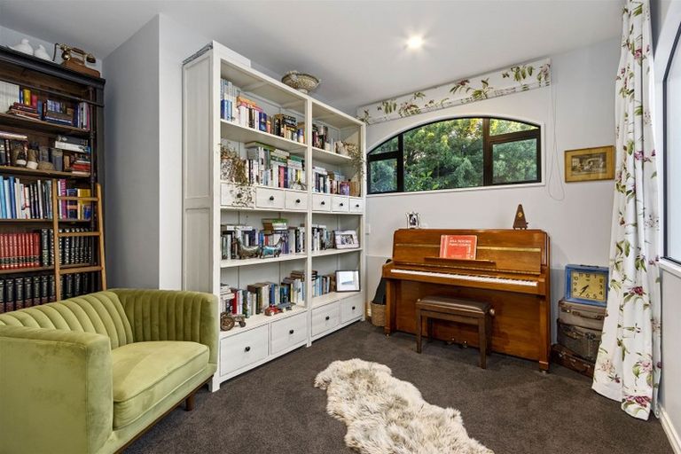 Photo of property in 39 Overdale Drive, Cashmere, Christchurch, 8022