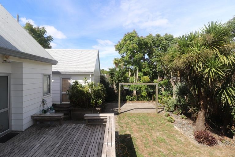 Photo of property in 19 Rehia Road, Massey, Auckland, 0614
