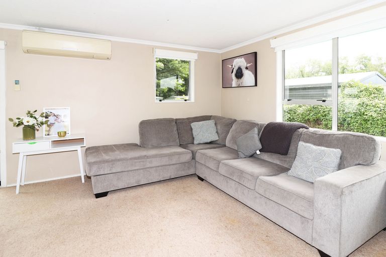 Photo of property in 22 Kupe Drive, Carterton, 5713