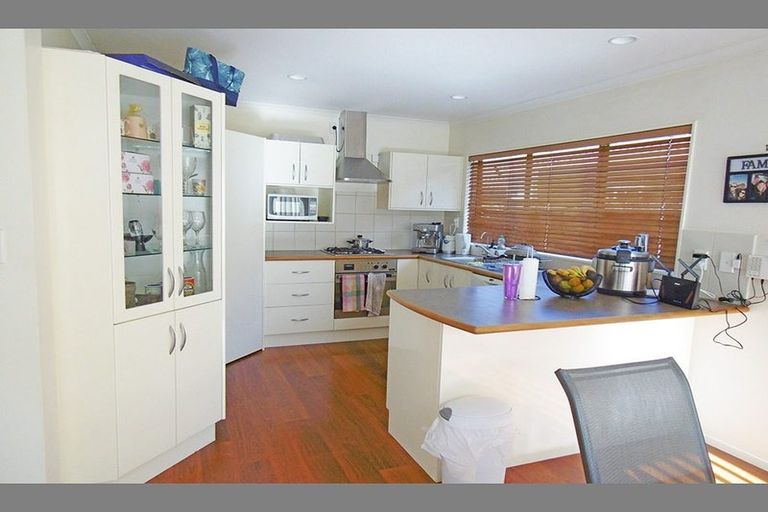 Photo of property in 4 Menen Place, Manurewa, Auckland, 2105