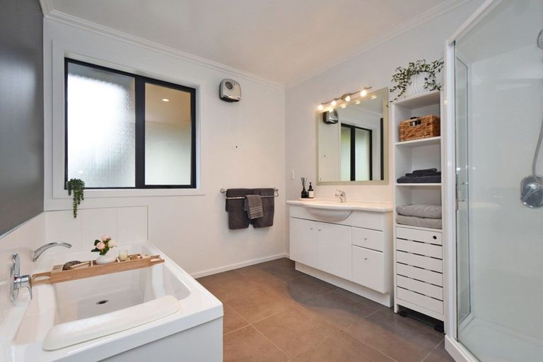 Photo of property in 36 Robert Street, Otatara, Invercargill, 9879