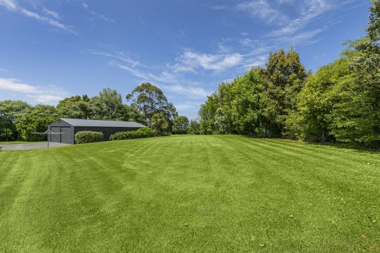 Photo of property in 21 Koraha Road, Kumeu, 0892