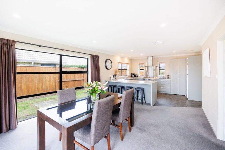 Photo of property in 35 Rosalie Terrace, Kelvin Grove, Palmerston North, 4414