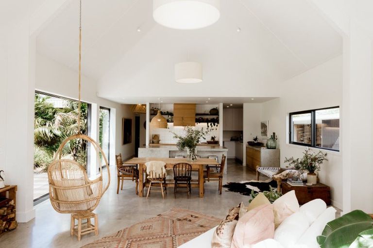 Photo of property in 16 Shearwater Lane, Point Wells, 0986