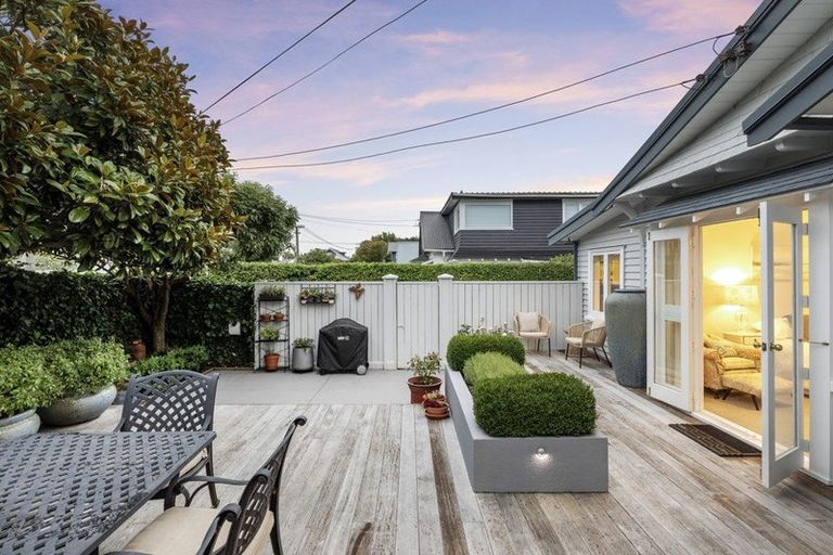 Photo of property in 16 Brenchley Avenue, Strowan, Christchurch, 8052