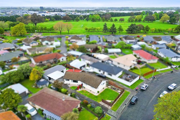 Photo of property in 7 Mckellar Place, Hornby, Christchurch, 8042