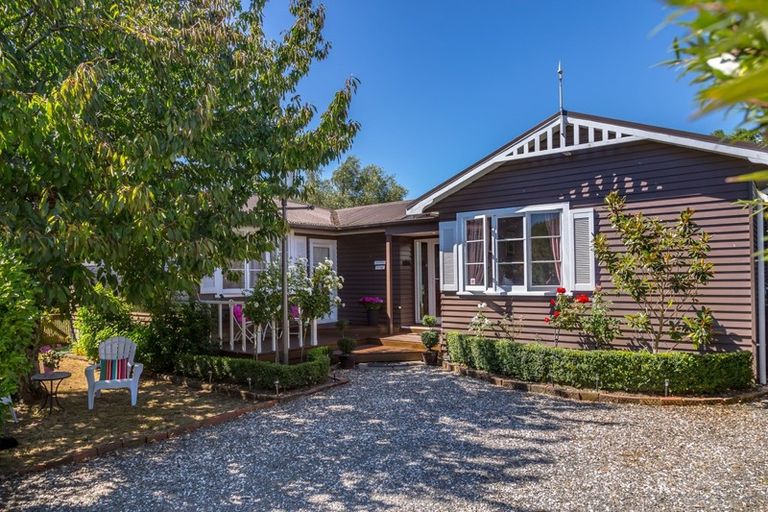 Photo of property in 1b Dublin Street, Martinborough, 5711