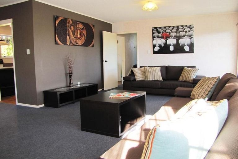 Photo of property in 98 Heta Road, Highlands Park, New Plymouth, 4312