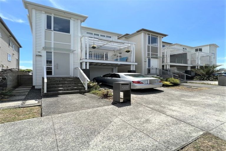Photo of property in 98 Arrowsmith Drive, Flat Bush, Auckland, 2019