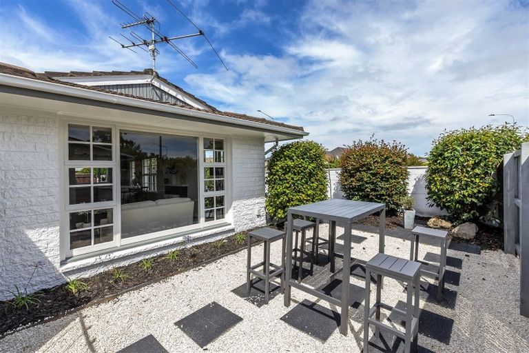 Photo of property in 1/200 Waimairi Road, Ilam, Christchurch, 8041