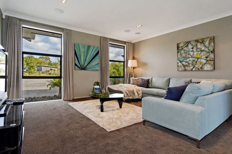 Photo of property in 82a Shaw Road, Oratia, Auckland, 0604