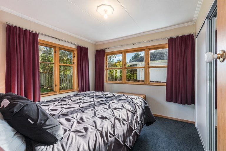Photo of property in 17 Sharpe Crescent, Wainuiomata, Lower Hutt, 5014