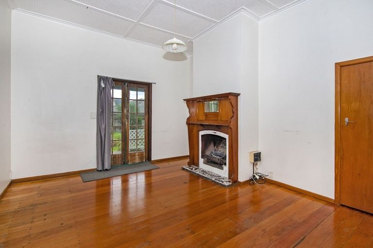 Photo of property in 24 First Avenue, Avenues, Whangarei, 0110