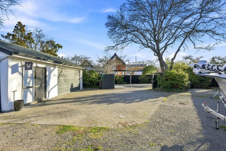 Photo of property in 102 Paparoa Street, Papanui, Christchurch, 8053