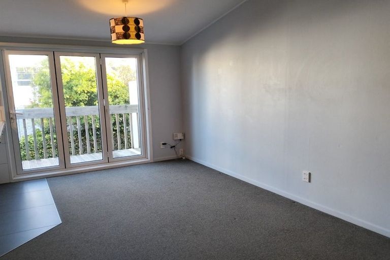 Photo of property in 7/23 Collins Avenue, Tawa, Wellington, 5028