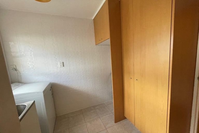 Photo of property in 11 Kathleen Street, Totara Vale, Auckland, 0627