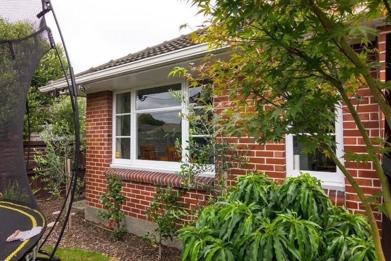 Photo of property in 2 Springbank Street, Bryndwr, Christchurch, 8053