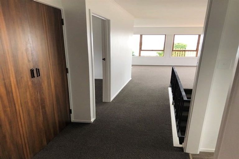 Photo of property in 3/27 Rangitoto Terrace, Milford, Auckland, 0620