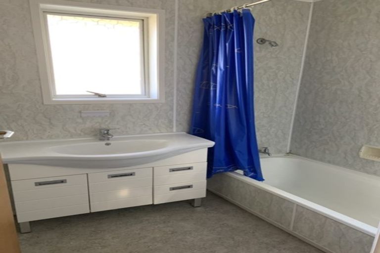 Photo of property in 4 Marotiri Drive, Ruakaka, 0116