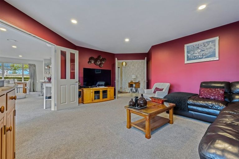 Photo of property in 17 Riverwood Boulevard, Redwood, Christchurch, 8051