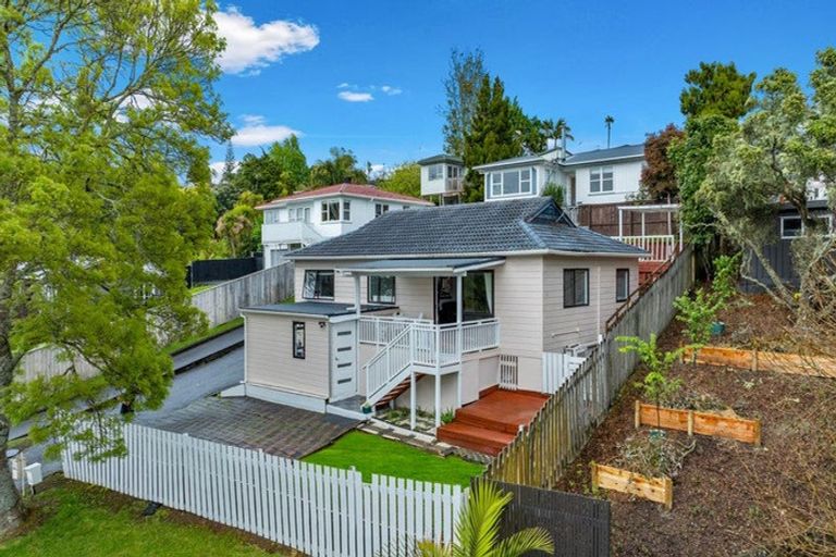 Photo of property in 1/51 Vandeleur Avenue, Birkdale, Auckland, 0626