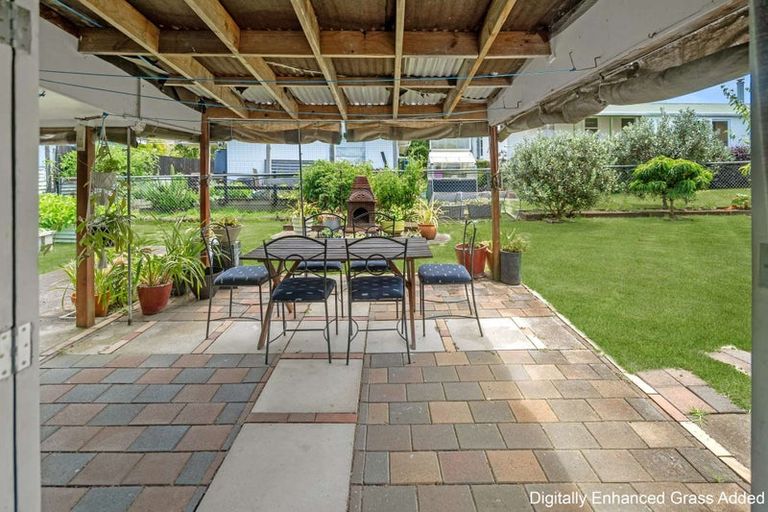 Photo of property in 37 Roretana Drive, Athenree, Waihi Beach, 3177