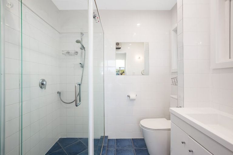 Photo of property in 13 Fleetwood Grove, Waikanae, 5036