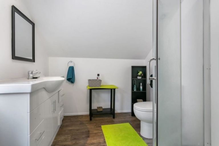 Photo of property in 28 Queen Street, Cambridge, 3434