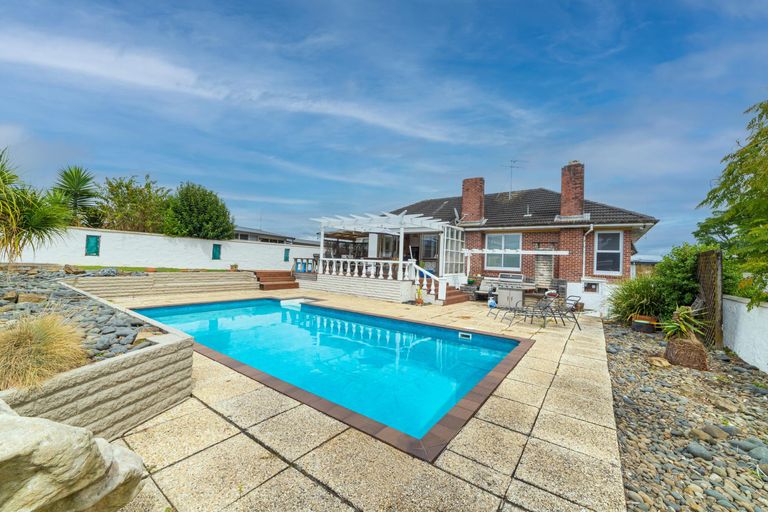 Photo of property in 107 Seddon Street, Pukekohe, 2120